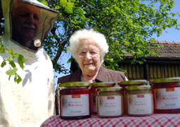 Die Lehnecker Imker Bauer Klaus und Oma Irene